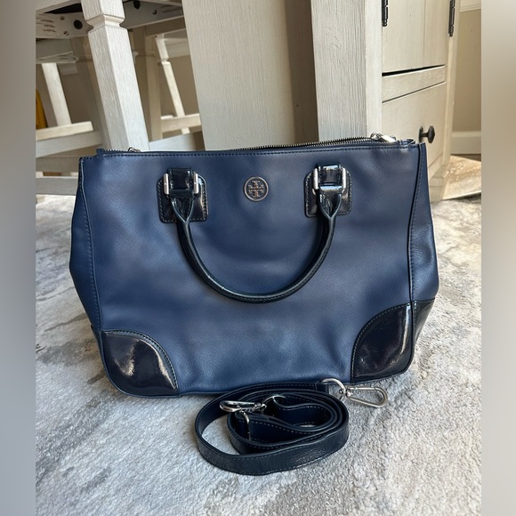 Tory Burch Handbags - TORY BURCH CROSSBODY BAG